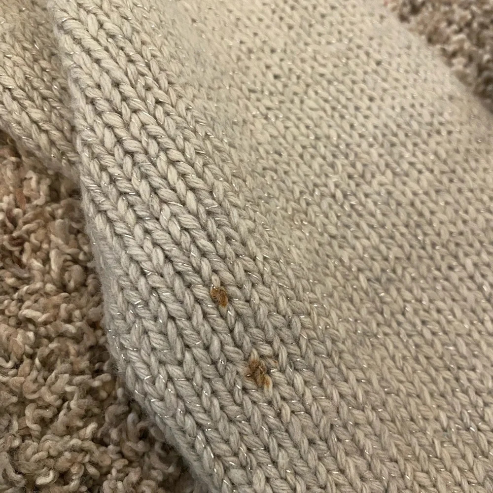 Tan sweater - Picture 4 of 4